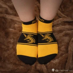 Set Of 3 Hufflepuff Ankle Socks -Cinereplicas Shop AnkleSocks Hufflepuff HarryPotter Lifestyle 2 4895205606654 scaled