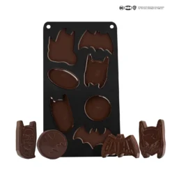 Batman Chocolate/Ice Cube Mould -Cinereplicas Shop IceCubeMold Batman Product 3 4895205605008 1