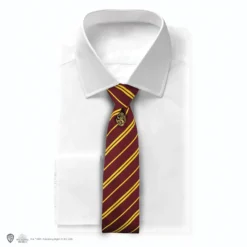 Cinereplicas Deluxe Gryffindor Tie -Cinereplicas Shop Necktie Deluxe Gryffindor HarryPotter Product 5 4895205600638edit scaled
