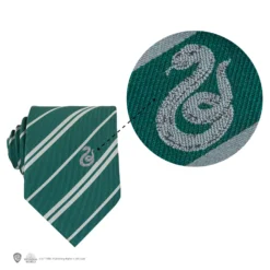 Cinereplicas Deluxe Slytherin Tie -Cinereplicas Shop Necktie Deluxe Slytherin HarryPotter Product 6 4895205600652edit scaled