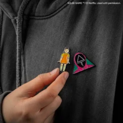 Set Of 2 Pins Young-Hee & Squid Game Soldier