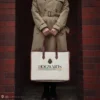 Hogwarts Canvas Shopping Bag -Cinereplicas Shop Shopping Bag Hogwarts Canvas HarryPotter Lifestyle 2 4895205606364