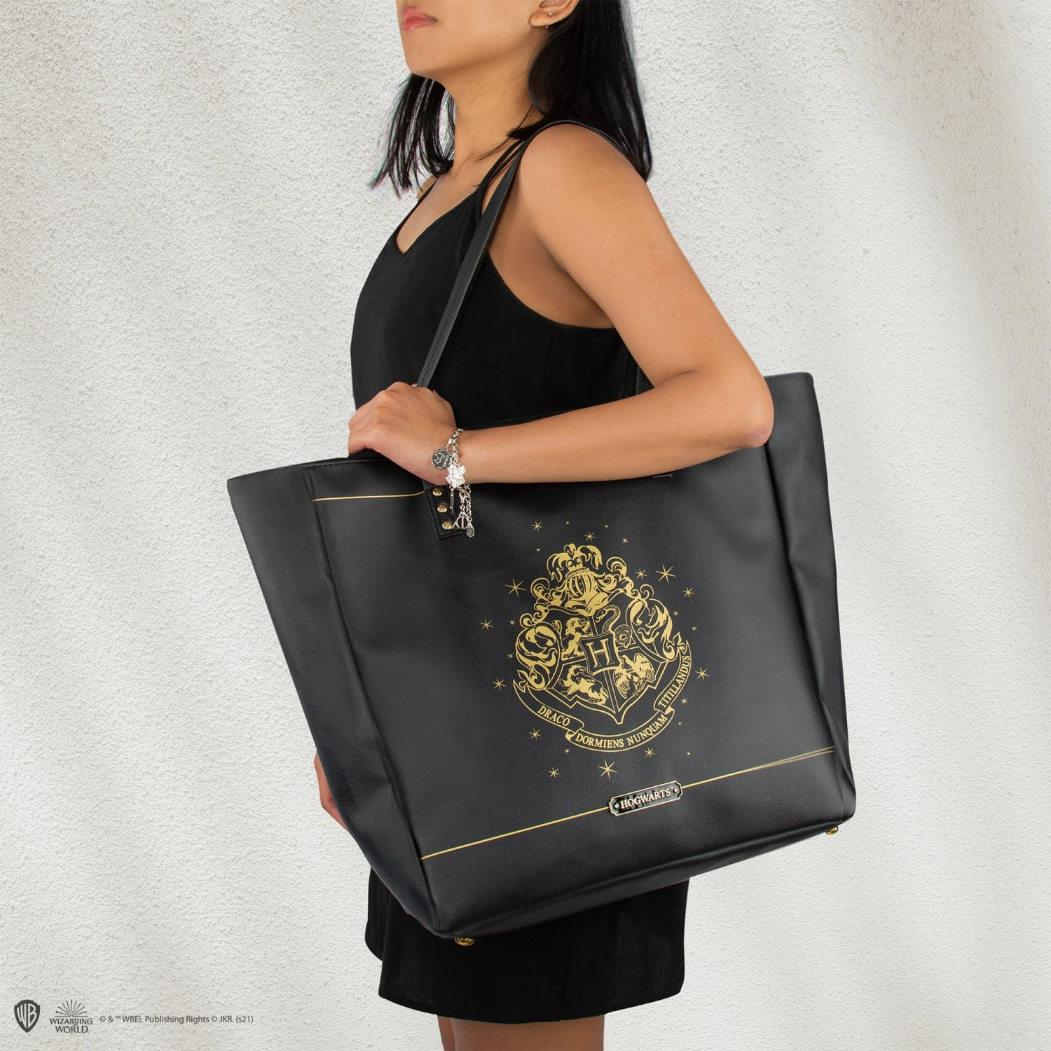 Hogwarts Black Shopping Bag 3 Hogwarts Black Shopping Bag