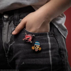 Set Of 2 Nami & Arlong Pins